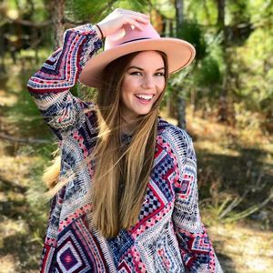 Meet your Posher, Ashley